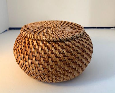 Round Basket Woven with Lid