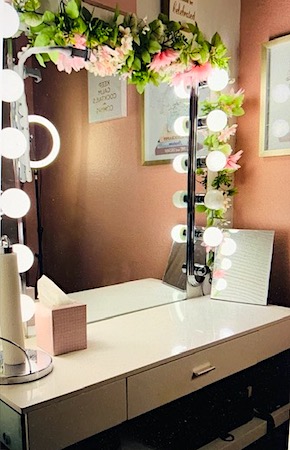 Make-Up Table with Mirror Lights