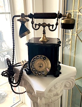 Antique Italy Made Rotary Dial Phone