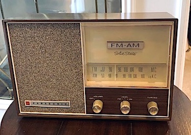 Vintage 1960s Panasonic AM-FM Plastic Table Radio