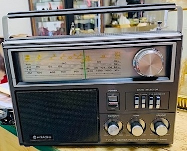 Vintage HitachiTV1/TV2/WEATHER/AIR/PSB AM/FM Radio