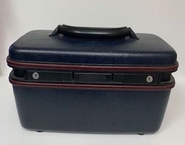 Vintage Train Case in Navy Color