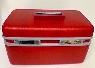 Vintage Train Case in Red Color